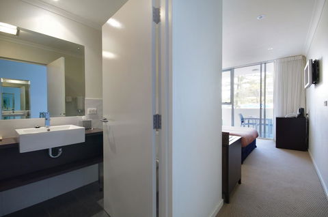 Macquarie Waters Boutique Apartment Hotel - Accommodation in Surfers Paradise 24