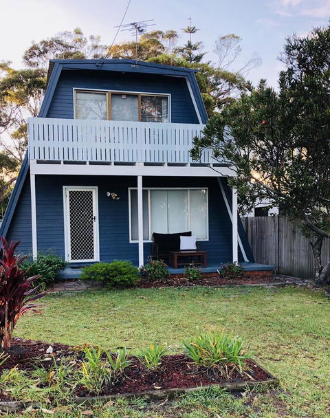 Little Blue Beach House - Accommodation in Surfers Paradise 1