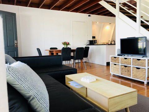 Little Blue Beach House - Accommodation in Surfers Paradise 7