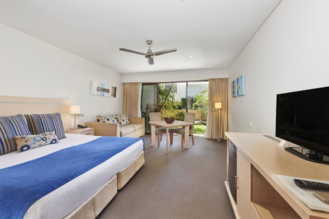 Waves Byron Bay - Accommodation in Surfers Paradise 2