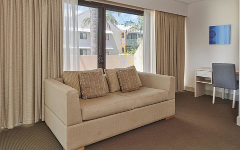 Waves Byron Bay - Accommodation in Surfers Paradise 33