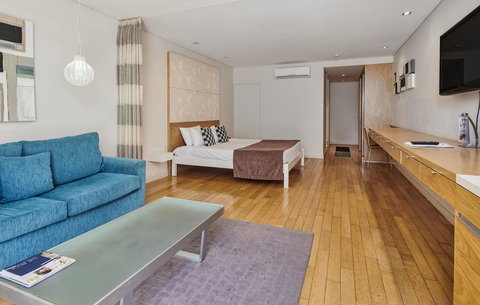 Waves Byron Bay - Accommodation in Surfers Paradise 39