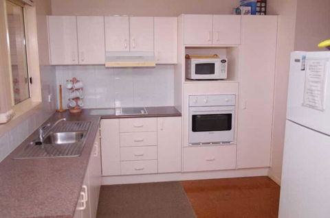 Bellhaven 2, 17 Willow Street - Accommodation in Surfers Paradise 0