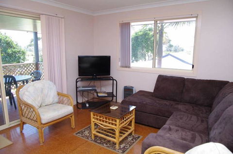 Bellhaven 2, 17 Willow Street - Accommodation in Surfers Paradise 1