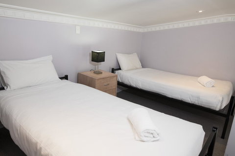 Banjo Paterson Inn - Accommodation in Surfers Paradise 26