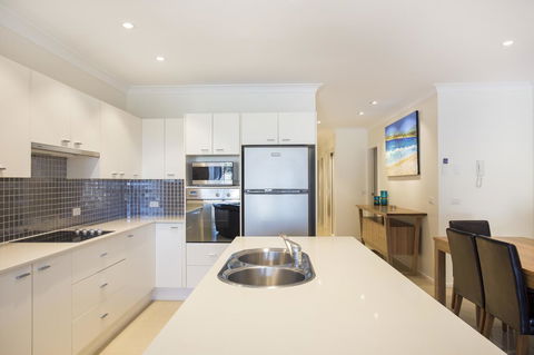 Beachfront 2 - Accommodation in Surfers Paradise 10