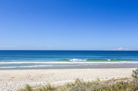 Beachfront 2 - Accommodation in Surfers Paradise 2