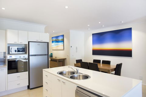 Beachfront 2 - Accommodation in Surfers Paradise 7