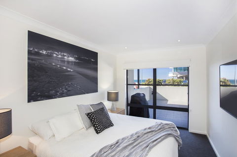 Beachfront 2 - Accommodation in Surfers Paradise 12