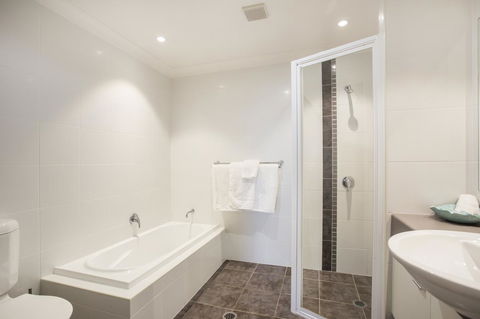 Beachfront 2 - Accommodation in Surfers Paradise 14