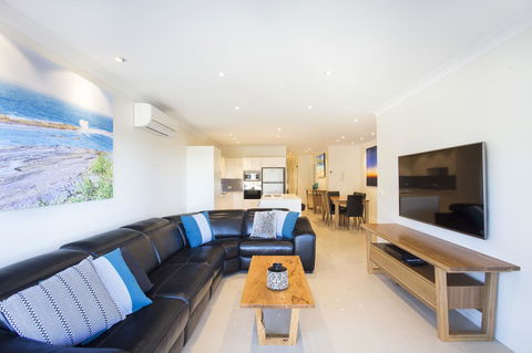 Beachfront 2 - Accommodation in Surfers Paradise 9