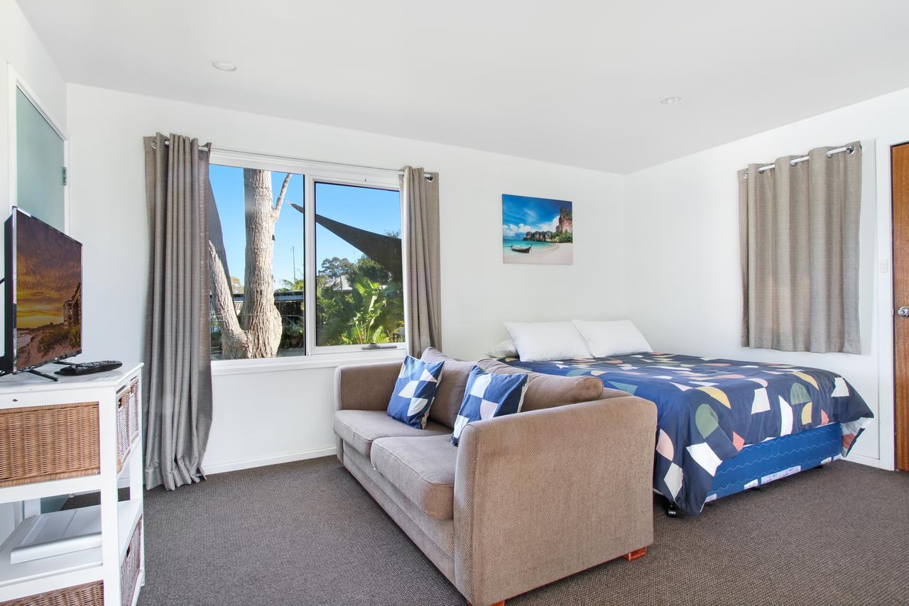 Huskisson NSW Accommodation in Surfers Paradise