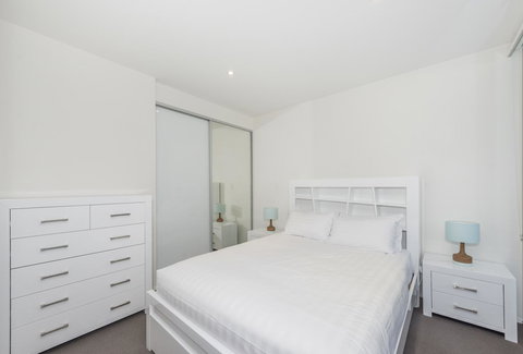 Lakefront 116 Kingston ACT - Accommodation in Surfers Paradise 6