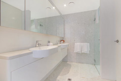 Lakefront 116 Kingston ACT - Accommodation in Surfers Paradise 18