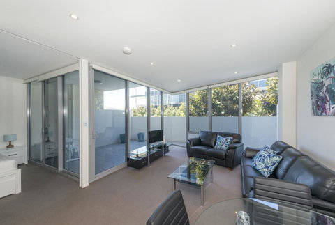 Lakefront 116 Kingston ACT - Accommodation in Surfers Paradise 2