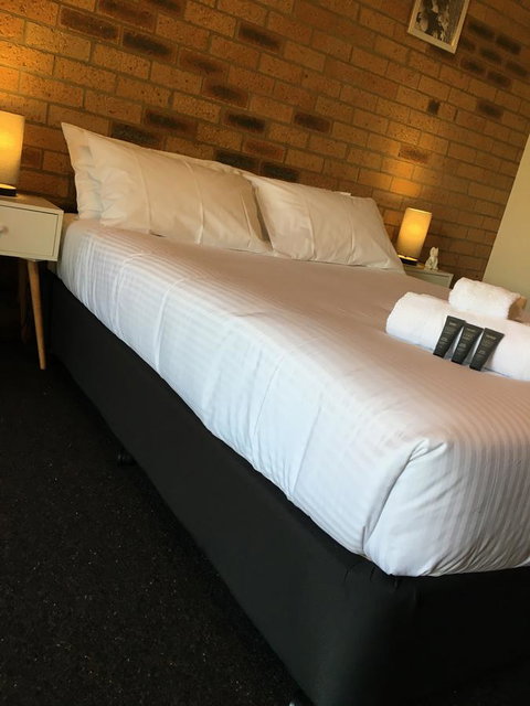 Bega Downs Motor Inn - Accommodation in Surfers Paradise 12