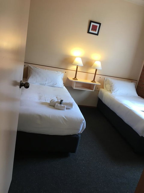 Bega Downs Motor Inn - Accommodation in Surfers Paradise 15