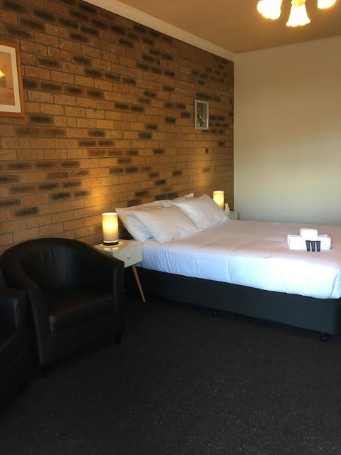 Bega Downs Motor Inn - Accommodation in Surfers Paradise 8