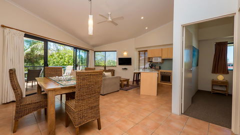 Byron Quarter Apartments - Accommodation in Surfers Paradise 43