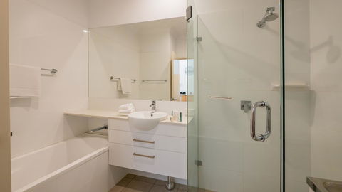 Byron Quarter Apartments - Accommodation in Surfers Paradise 36
