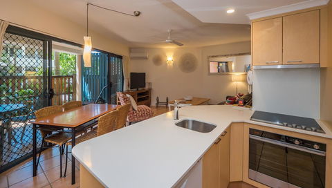Byron Quarter Apartments - Accommodation in Surfers Paradise 28