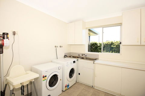Neptune I Absolute Beachfront I Stunning Views - Accommodation in Surfers Paradise 25