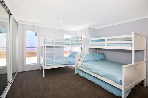 Neptune I Absolute Beachfront I Stunning Views - Accommodation in Surfers Paradise 17