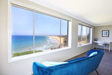 Neptune I Absolute Beachfront I Stunning Views - Accommodation in Surfers Paradise 13