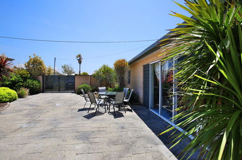 Neptune I Absolute Beachfront I Stunning Views - Accommodation in Surfers Paradise 28