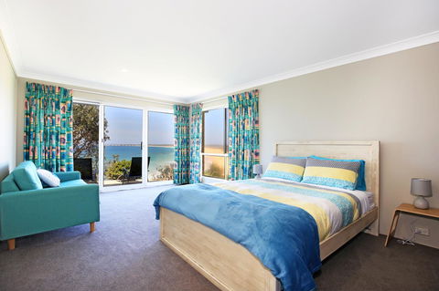 Neptune I Absolute Beachfront I Stunning Views - Accommodation in Surfers Paradise 16