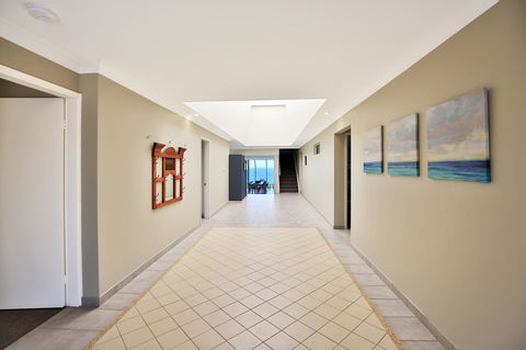 Neptune I Absolute Beachfront I Stunning Views - Accommodation in Surfers Paradise 23