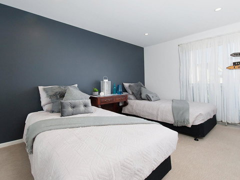 Blue View @ Fingal Bay - Accommodation in Surfers Paradise 26