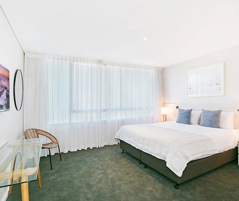 Oaks Nelson Bay Lure Suites - Accommodation in Surfers Paradise 2