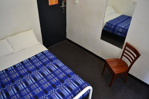Maze Backpackers - Sydney - Accommodation in Surfers Paradise 8
