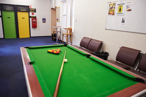 Maze Backpackers - Sydney - Accommodation in Surfers Paradise 14