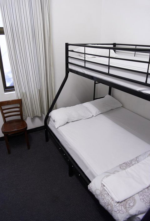 Maze Backpackers - Sydney - Accommodation in Surfers Paradise 17