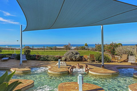 Blue Lagoon Beach Resort - Accommodation in Surfers Paradise 3