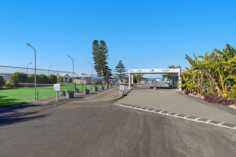 Blue Lagoon Beach Resort - Accommodation in Surfers Paradise 10