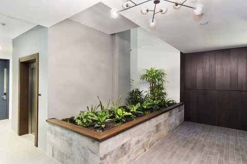Botanik Apartment Hotel - Accommodation in Surfers Paradise 1