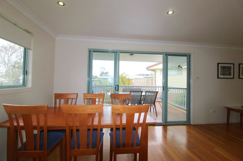 Anglesea, 17 Hodgson Street - Accommodation in Surfers Paradise 4