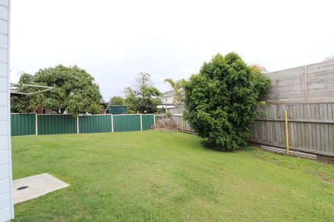 Anglesea, 17 Hodgson Street - Accommodation in Surfers Paradise 12