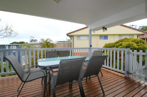 Anglesea, 17 Hodgson Street - Accommodation in Surfers Paradise 5