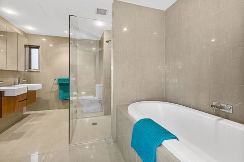 Cotton Beach 8 Escape With Private Plunge Pool - Accommodation in Surfers Paradise 3