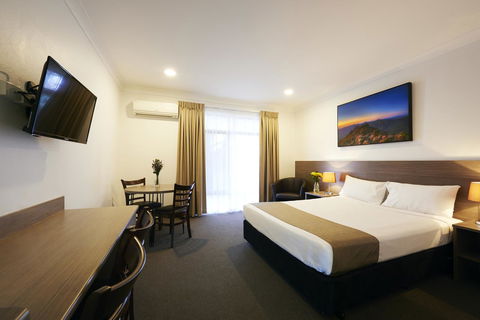 Adelong Motel - Accommodation in Surfers Paradise 5