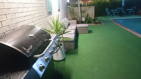 Adelong Motel - Accommodation in Surfers Paradise 10