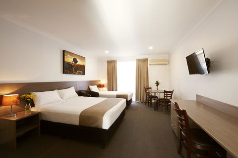 Adelong Motel - Accommodation in Surfers Paradise 0