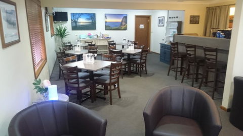 Adelong Motel - Accommodation in Surfers Paradise 12