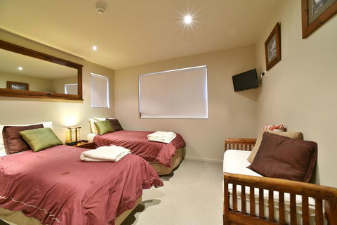 Snowstream 4 - Accommodation in Surfers Paradise 3