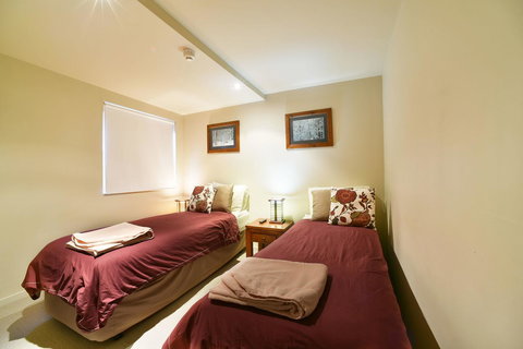 Snowstream 4 - Accommodation in Surfers Paradise 1