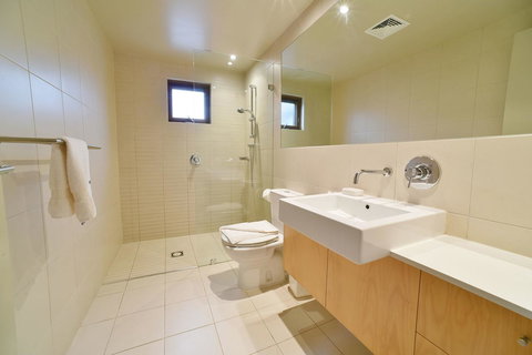 Snowstream 4 - Accommodation in Surfers Paradise 4